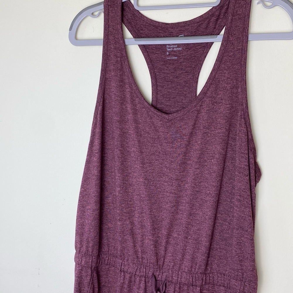 GapFit Brushed Tech Jersey Jumpsuit, burgundy shiraz Size Small